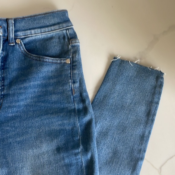 Express Super High Waisted Medium Wash Double Button Skinny Jeans in Size 6R - Picture 5 of 6